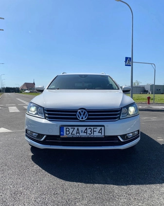 Volkswagen Passat cena 39500 przebieg: 255000, rok produkcji 2013 z Zambrów małe 137